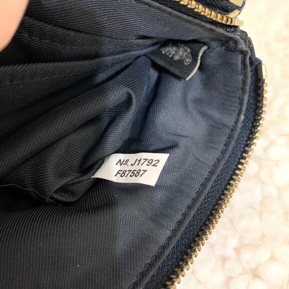 COACH Navy Pebbled Leather Large Double Zip Corner Wallet Wristlet F87587 - Picture 13 of 16